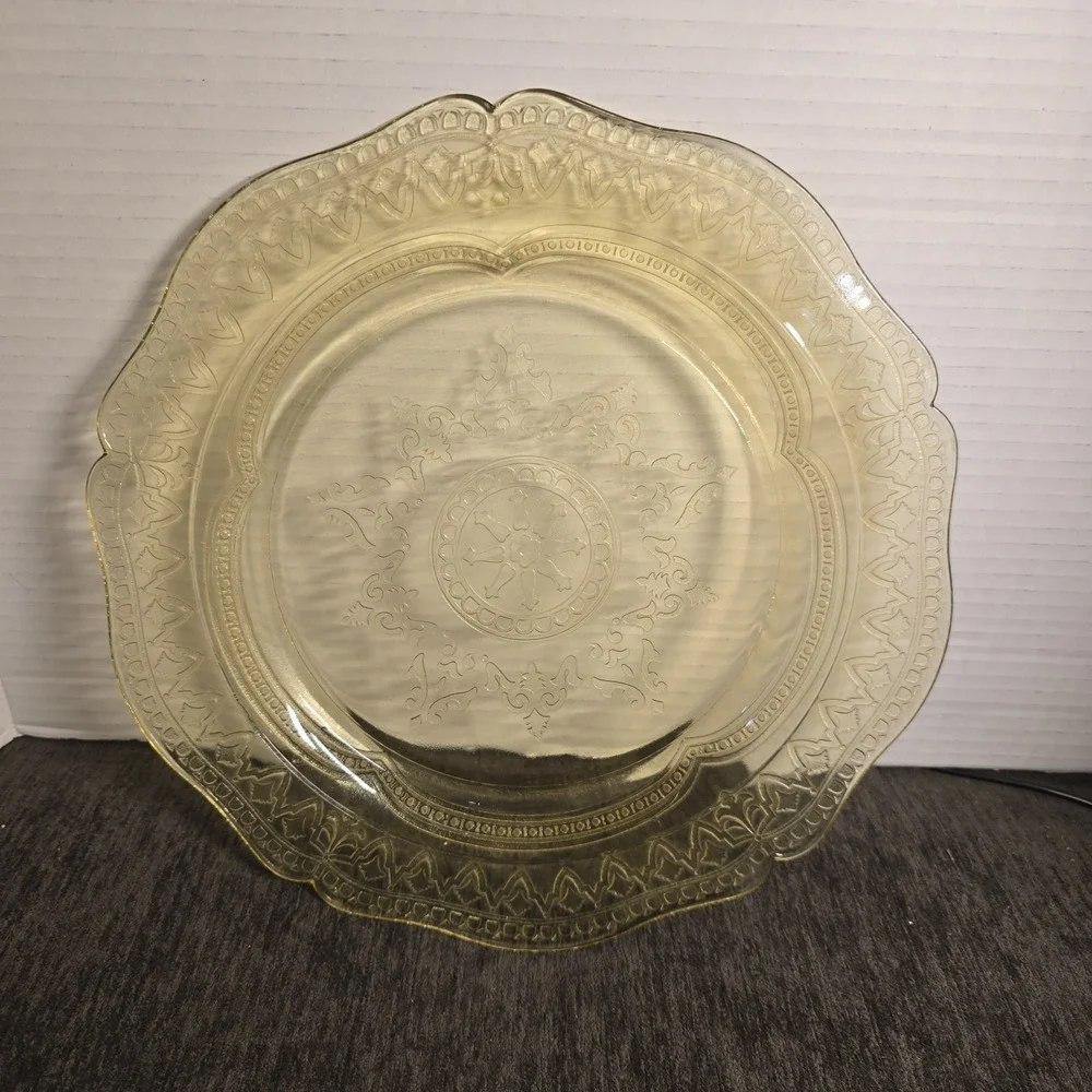 Vintage Yellow Depression Patrician Federal Glass Dinner Plate Scalloped